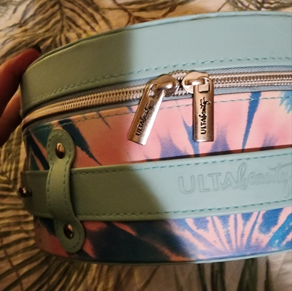 Make up - Picture 2 of 7